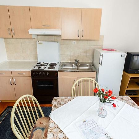 Apartmani Jelica Krk Town Esterno foto