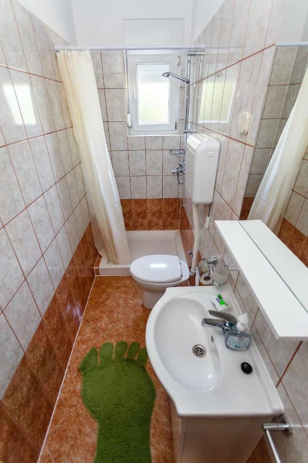 Apartmani Jelica Krk Town Esterno foto