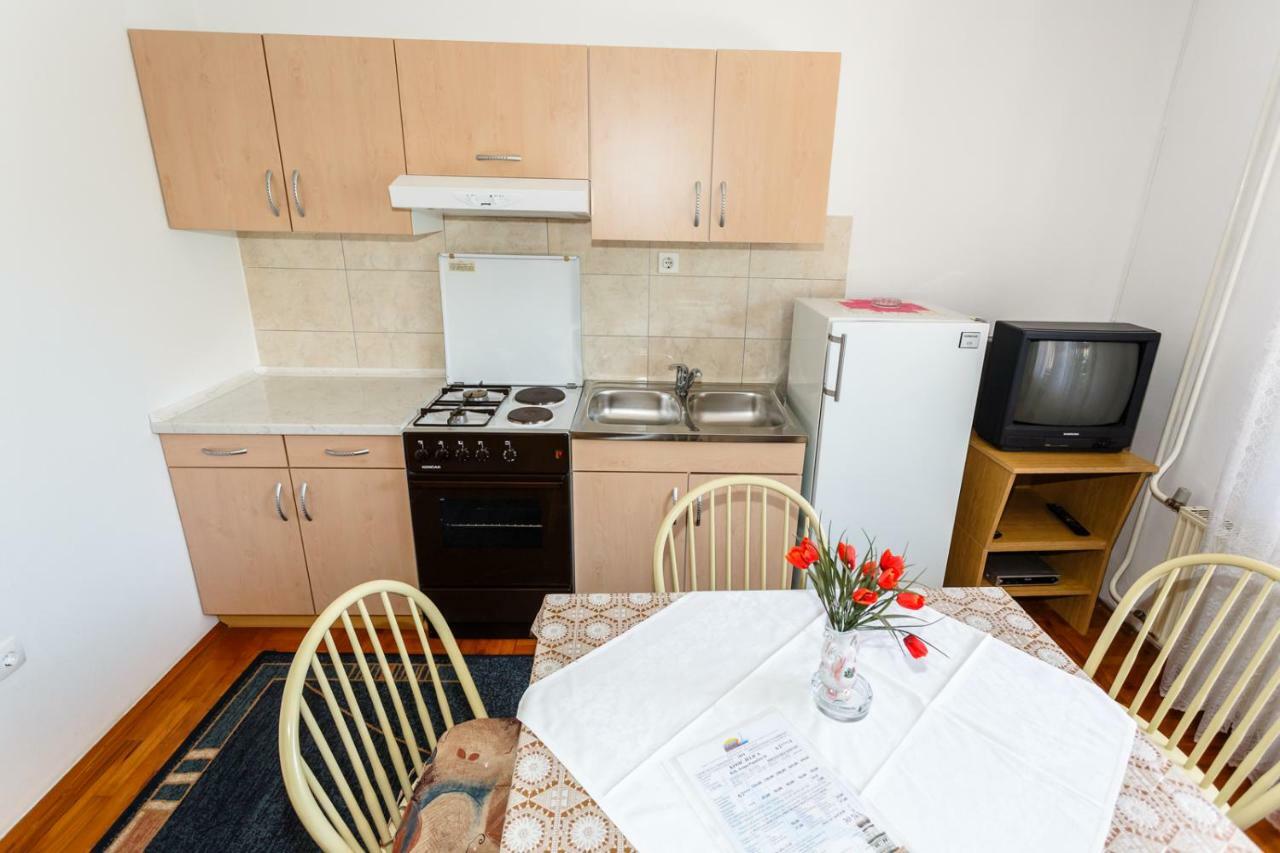 Apartmani Jelica Krk Town Esterno foto