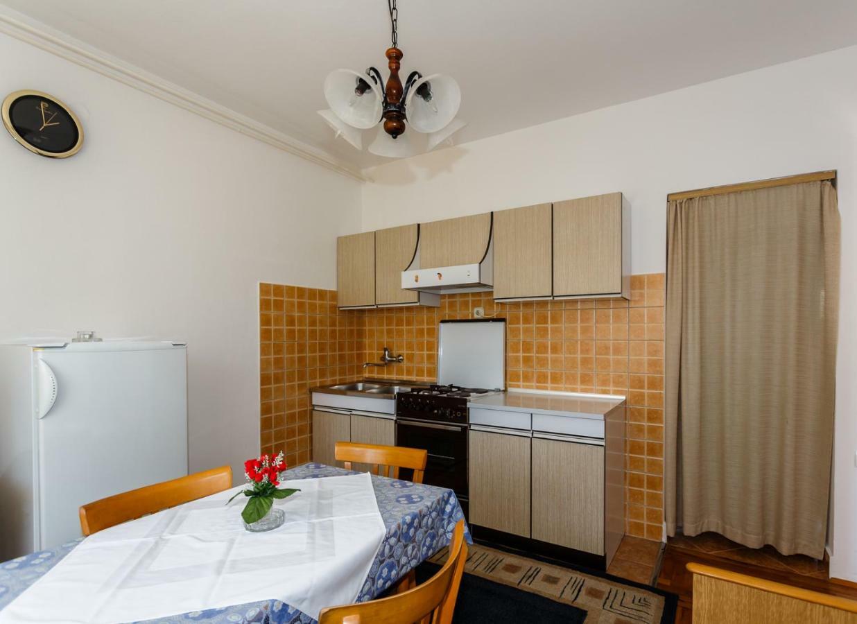 Apartmani Jelica Krk Town Esterno foto