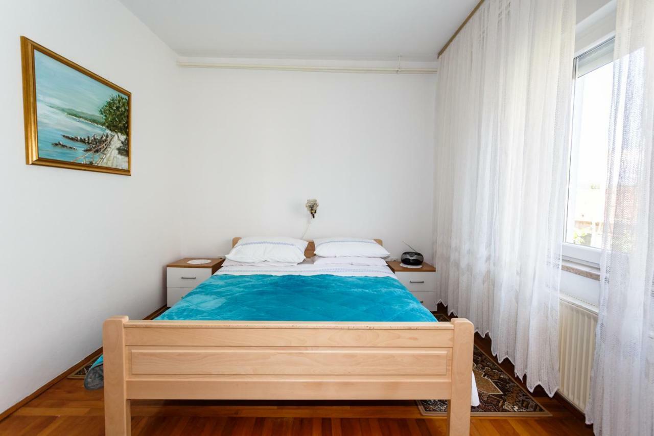 Apartmani Jelica Krk Town Esterno foto